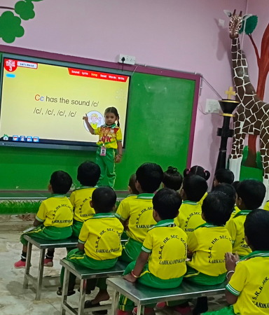 Smart Classrooms with Modern Teaching Methods